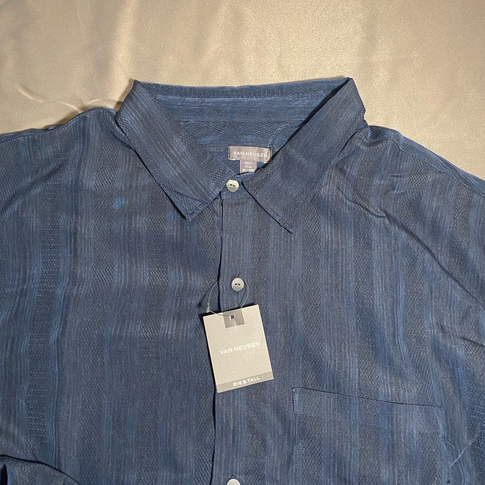 NWT Van Heusen, size 3 XLT men’s short sleeve, button-down collared shirt